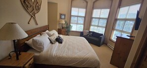 4 bedrooms, iron/ironing board, travel cot, WiFi