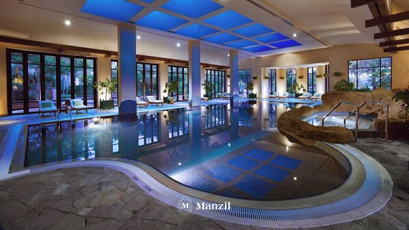 Outdoor pool - Manzil 3BR with pool near Dubai Frame (Dubai)