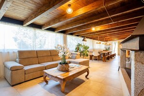 Interior - Villa with private pool in Sardinia (Arzachena)