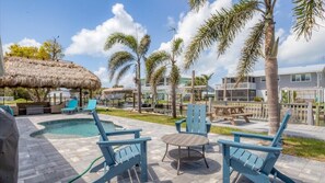 Outdoor dining - Lemon Bay Getaway - canal front leading to Lemon Bay and Stump Pass (Englewood)