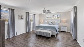 5 bedrooms, iron/ironing board, free WiFi, bed sheets - Lemon Bay Getaway - canal front leading to Lemon Bay and Stump Pass (Englewood)