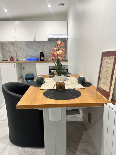 Cosy house near Paris ideal for a group of travelers and family