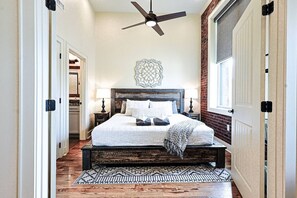 2 chambres, fer et planche à repasser, Wi-Fi, draps fournis