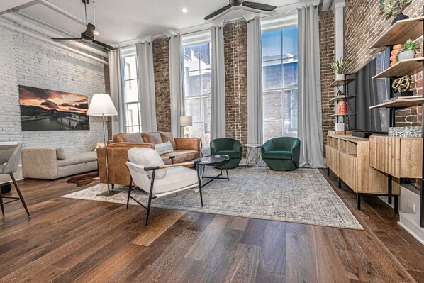 TV, stereo - Downtown Luxury Condo | Near UT (Knoxville)