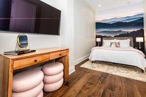 1 bedroom, desk, iron/ironing board, WiFi