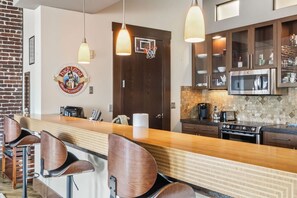 Fridge, microwave, oven, stovetop - Jacksonian | Walk to Food+Drink (Knoxville)