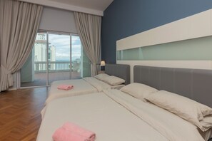 Presidential Apartment, Balcony | 2 bedrooms, desk, laptop workspace, soundproofing - Straits Quay Waterside Suites (George Town)