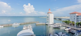 Straits Quay Waterside Suites