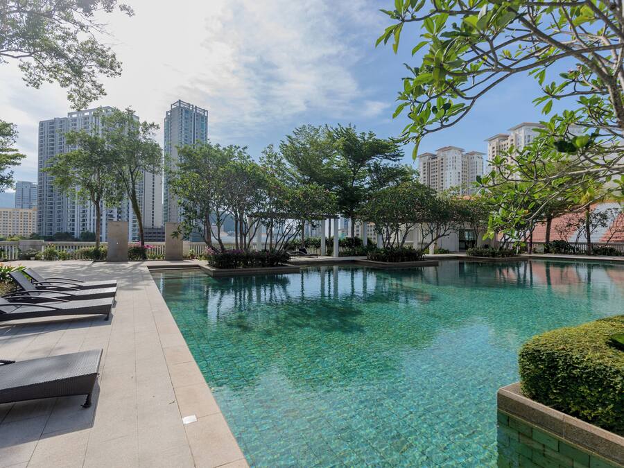 2 outdoor pools