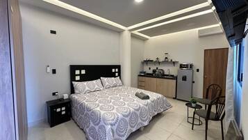 6 bedrooms, WiFi, bed sheets