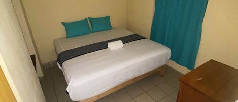 3 bedrooms, soundproofing, iron/ironing board, free WiFi