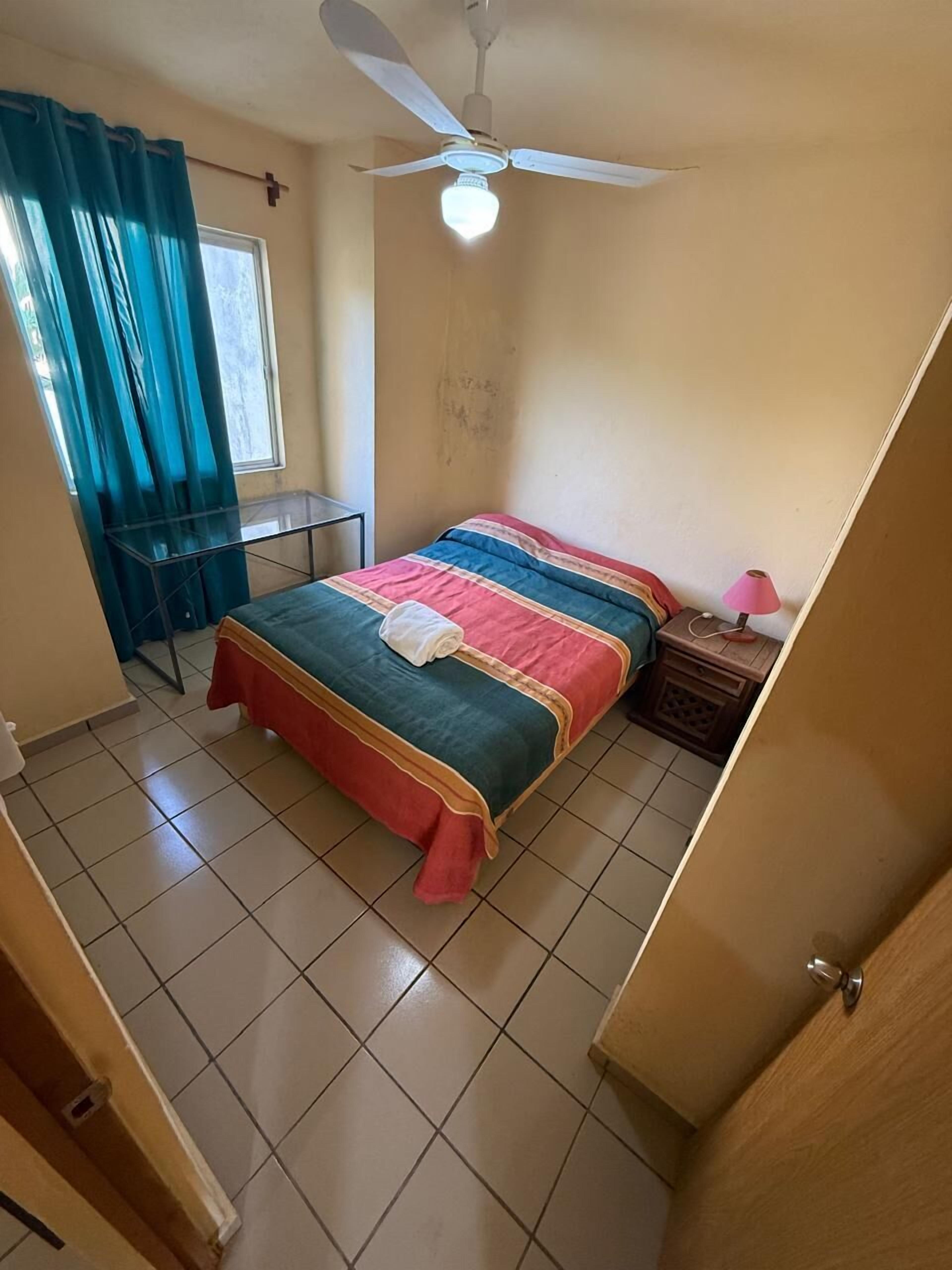 3 slaapkamers, geluiddichte muren, een strijkplank/strijkijzer