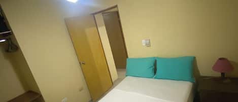 Familienhaus, Stadtblick | 3 Schlafzimmer, schallisolierte Zimmer, Bügeleisen/Bügelbrett