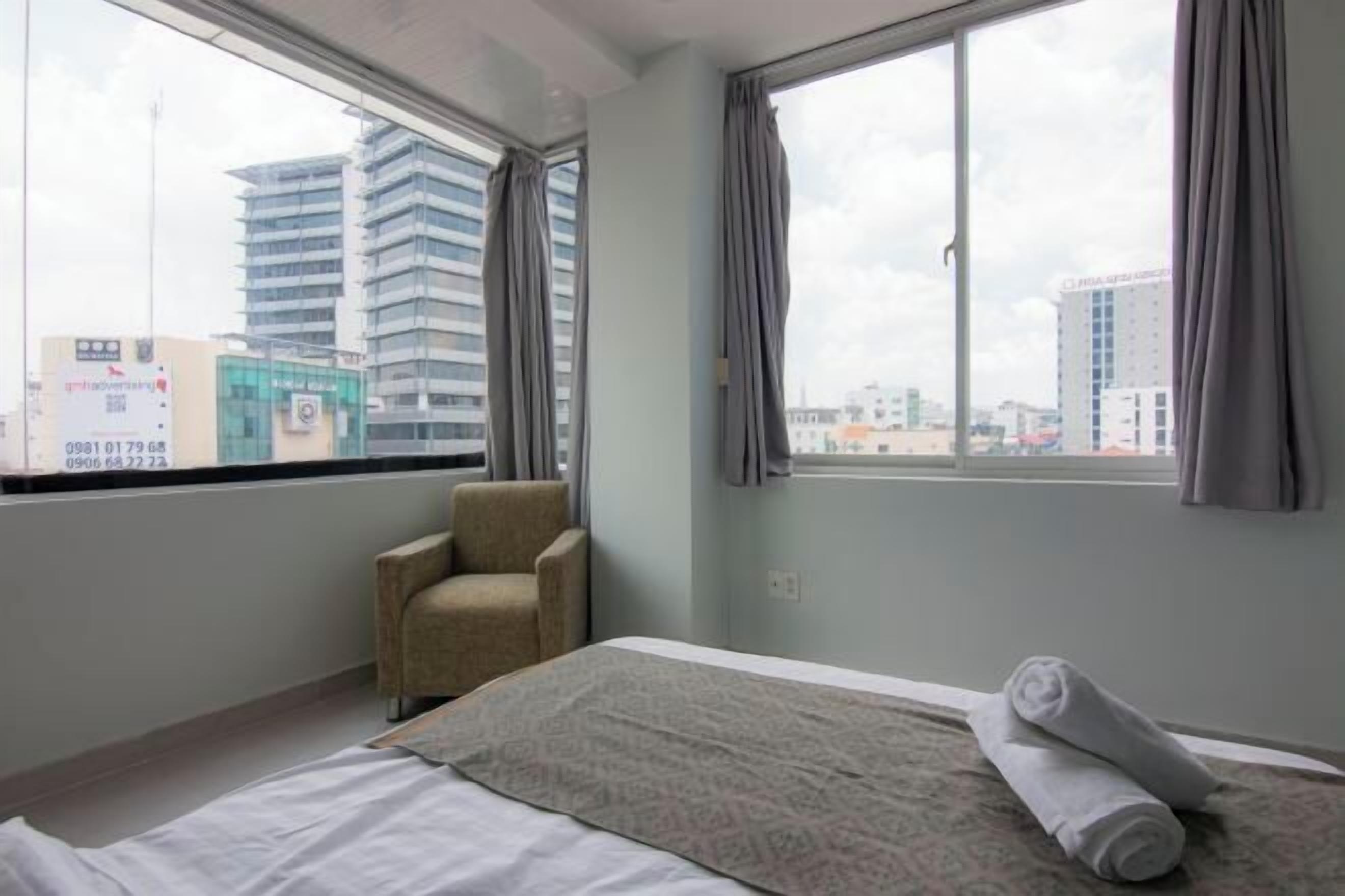 Bộ đồ giường cao cấp, trang bị nội thất với thiết kế riêng biệt, bàn 