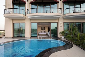 Suite, Mountain View