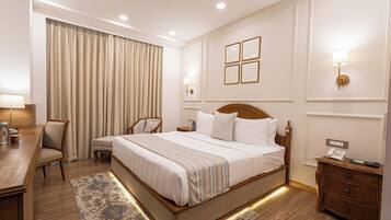 In-room safe, desk, laptop workspace, free WiFi