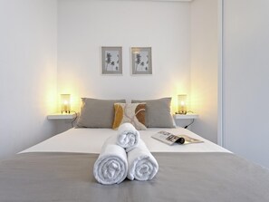 1 chambre, fer et planche à repasser, accès Internet, draps fournis