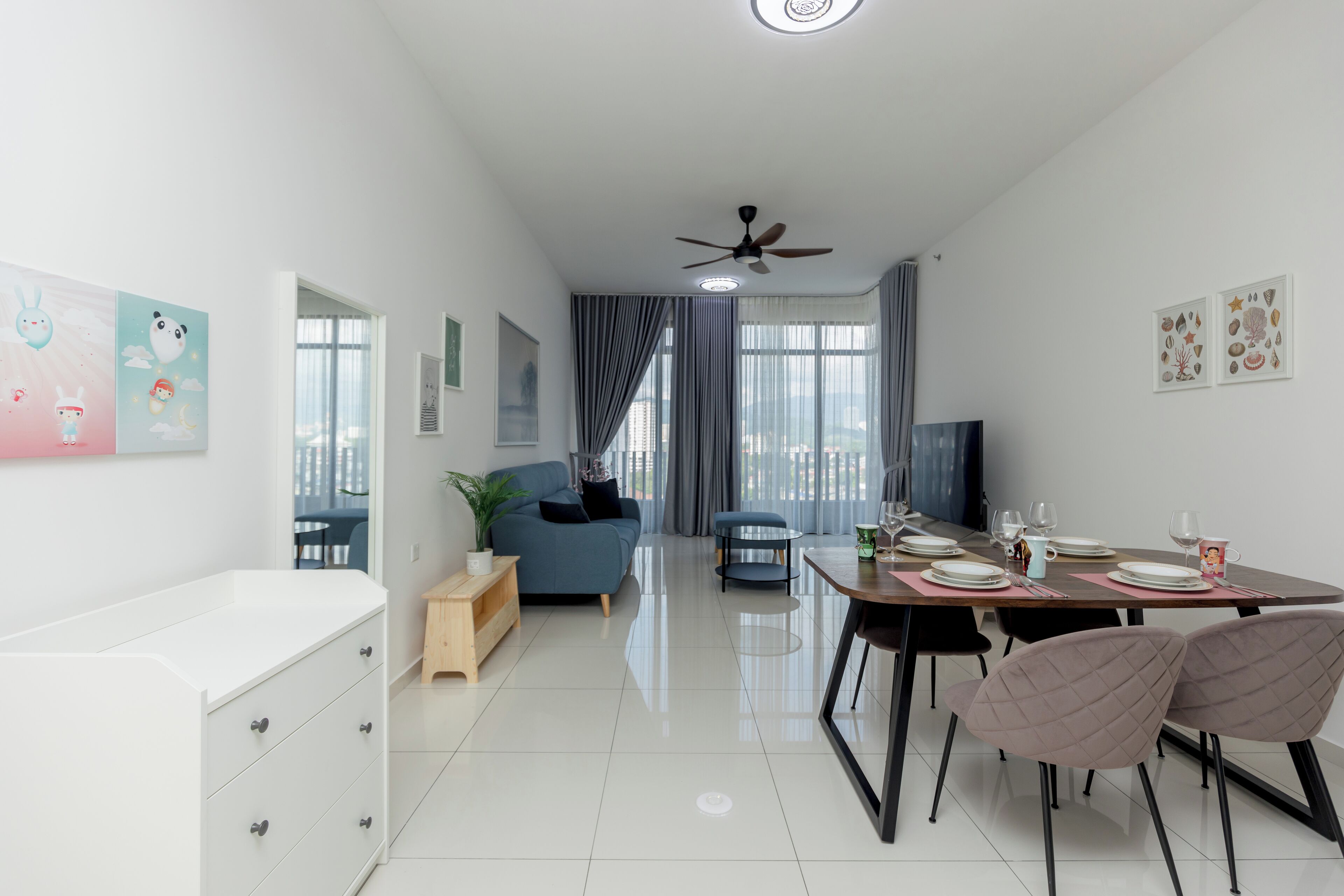 Deluxe Apartment, Balcony, City View | Living area | 43-inch Smart TV with cable channels, Netflix, streaming services