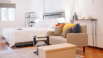 Iron/ironing board, WiFi, bed sheets