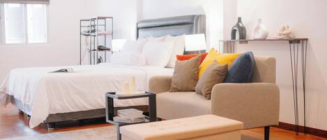 Iron/ironing board, WiFi, bed sheets