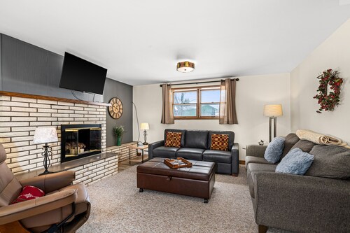 Whitehouse Retreat Suite Apt | Near River & Duluth