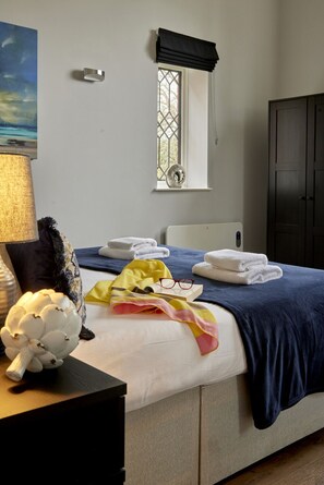 4 habitaciones, tabla de planchar con plancha y wifi gratis 