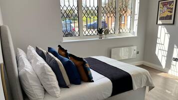 4 bedrooms, iron/ironing board, free WiFi, bed sheets