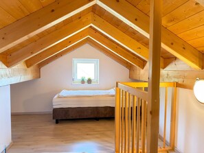 3 bedrooms, iron/ironing board, internet