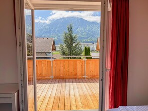 3 bedrooms, iron/ironing board, Internet - Holiday home with garden near ski slopes (Kötschach-Mauthen)
