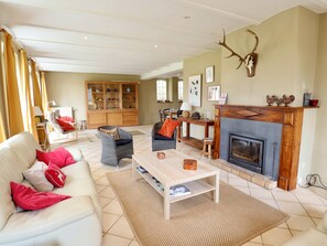 TV, DVD player - Charming family gite near Paliseul! (Offagne)