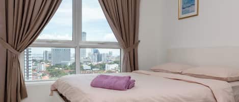 Apartemen Standar, balkon, pemandangan kota | Area keluarga