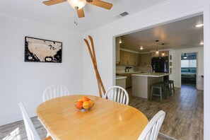 Dining - Mtn-View Home w/ Patio & Grill in Woodlake (Woodlake)
