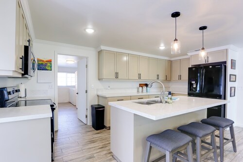 Mtn-View Home w/ Patio & Grill in Woodlake