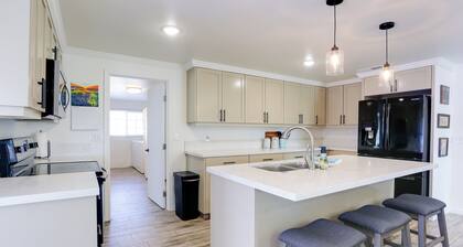 Mtn-View Home w/ Patio & Grill in Woodlake