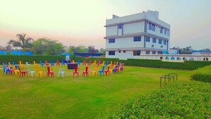 Deluxe kamer, 1 twee- of 2 eenpersoonsbedden, uitzicht op tuin | Uitzicht op de tuin