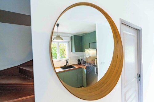 Maison 2 chambres avec Terrasse, 2 Places de Parking et Piscine