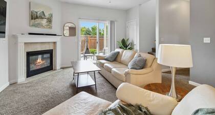 NEW! A Whimsical Escape | Gas Fireplace | Back Patio w/ Chiminea | Spacious Master en Suite