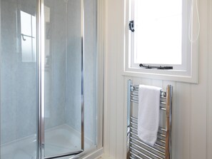 Shower - Strathmore (Forfar)