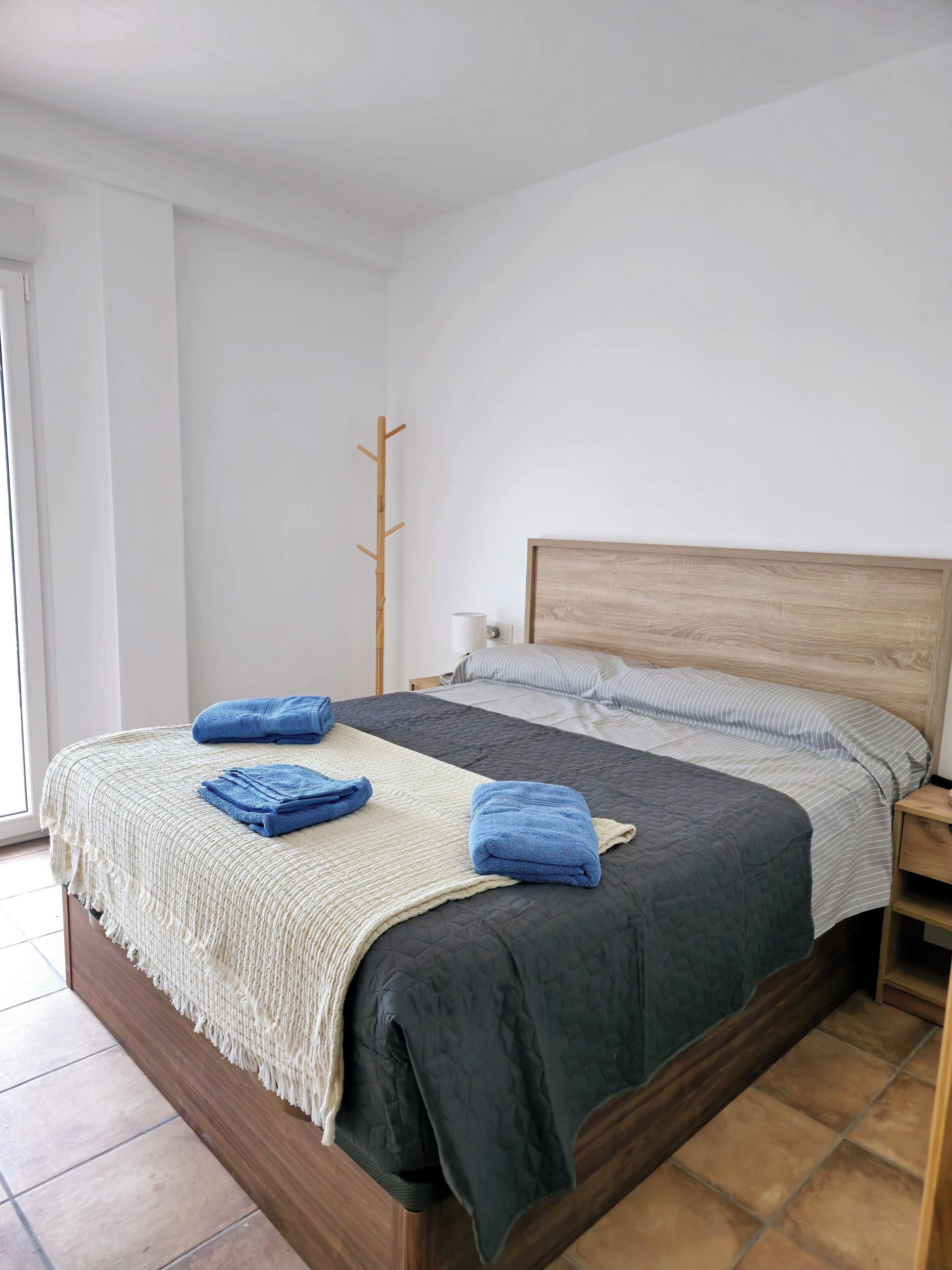 2 chambres, fer et planche à repasser, Wi-Fi gratuit, draps fournis