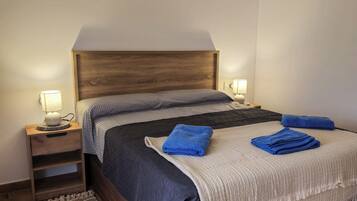 2 makuuhuonetta, silitysrauta/-lauta, ilmainen Wi-Fi, vuodevaatteet