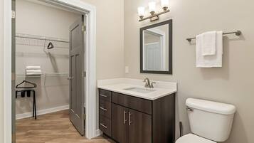 Deluxe-Studio, Nichtraucher | Badezimmer | Kostenlose Toilettenartikel, Haartrockner, Handtücher, Seife