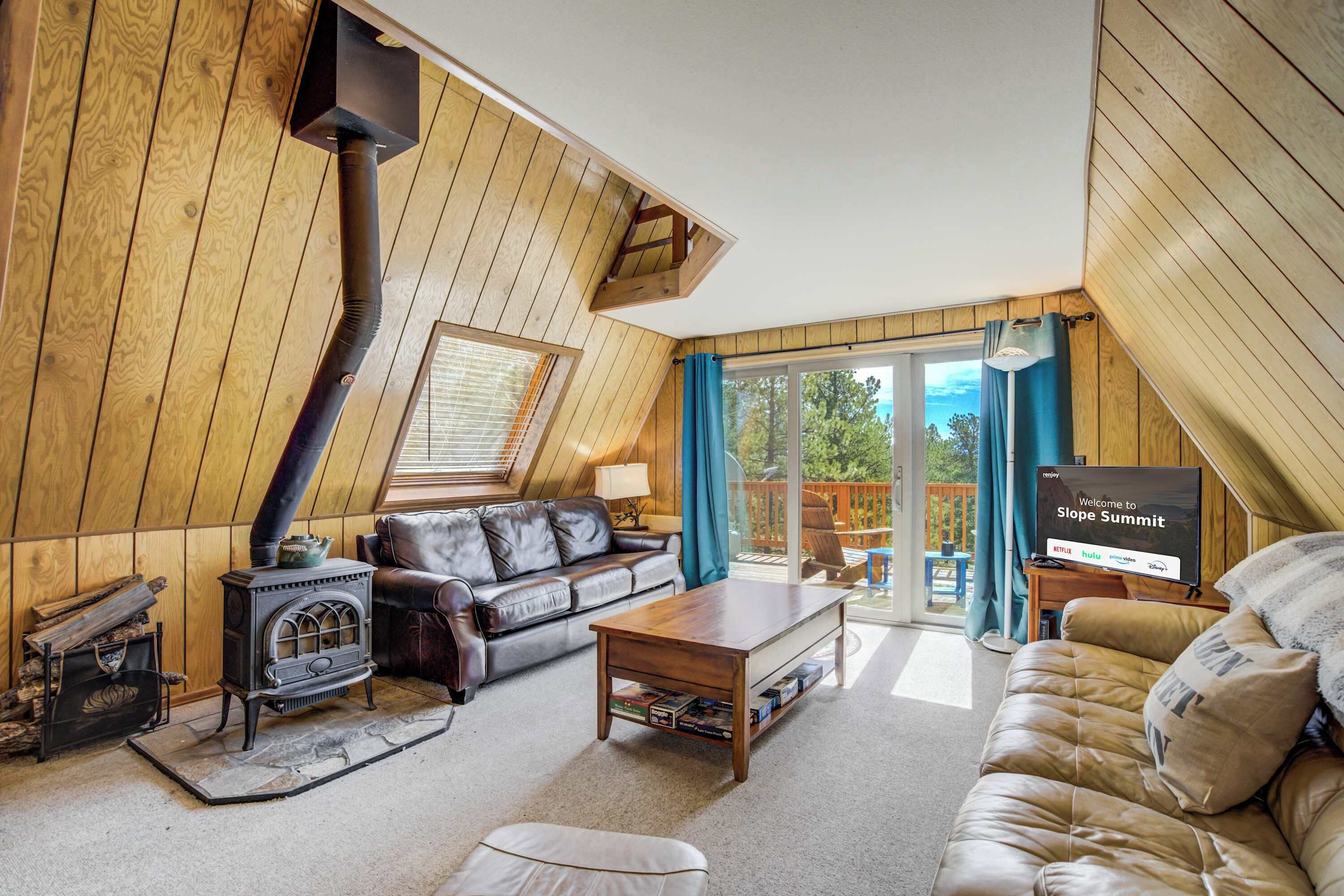 Televisión, chimenea