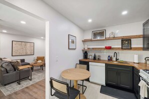 Fridge, microwave, oven, stovetop - Newly Renovated West-Side 1BR/1BA! (Ann Arbor)