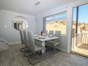 Dining - Sandunes 2 (Rye)