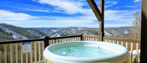 Tina de hidromasaje al aire libre