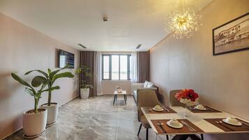 Appartement Affaires, 1 chambre, vue fleuve