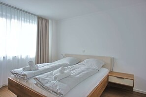 2 多间卧室、WiFi、床单