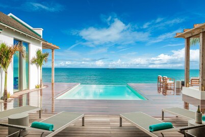 6 BR All-Inclusive Villa with Private Chef @ Ambergris Cay: Dream Pavillion