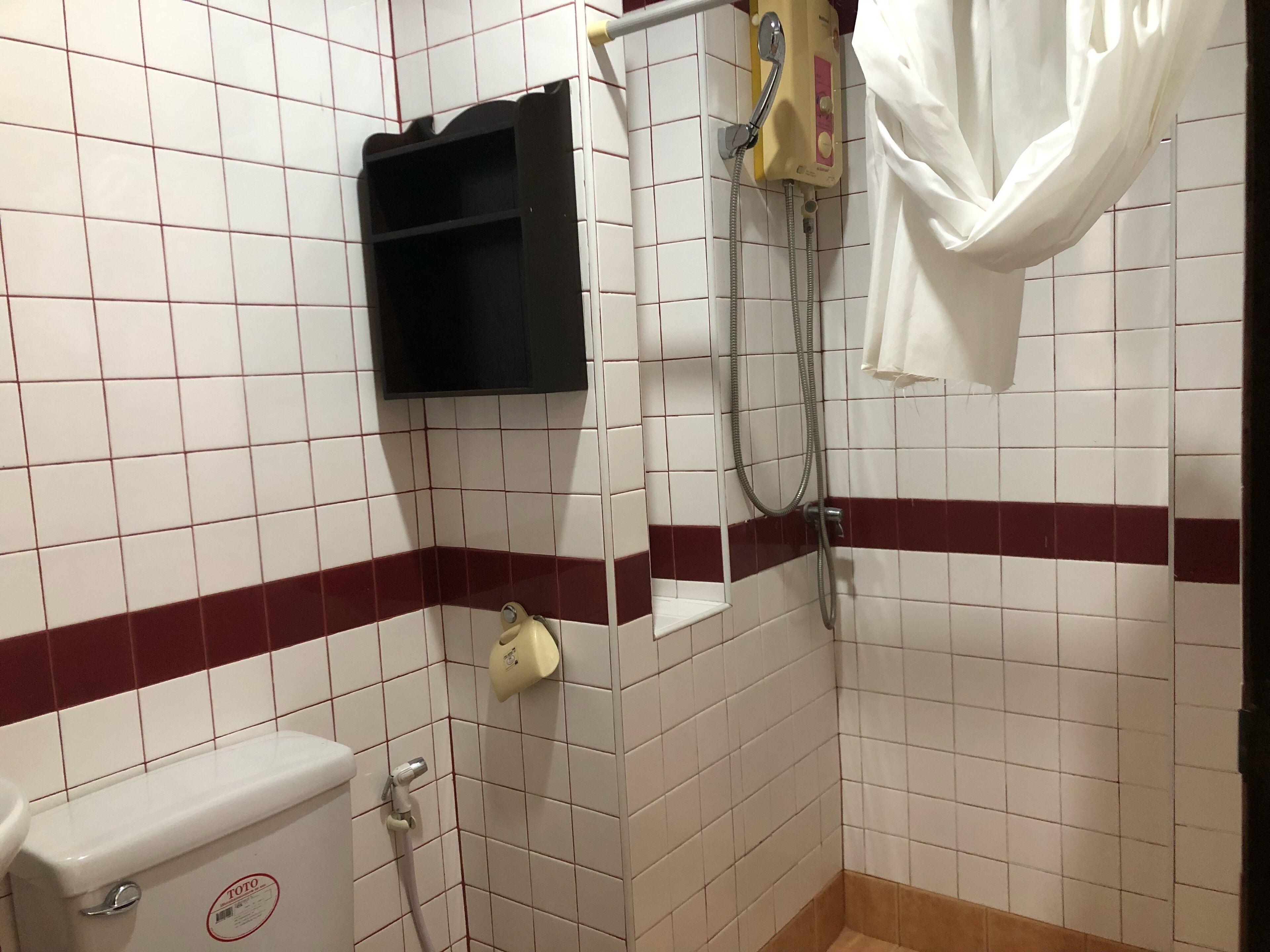 Standard Double Room, Balcony | Bathroom | Shower, towels, soap, shampoo