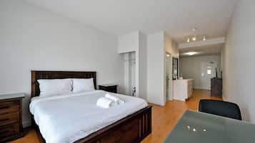 Club Double Room, 1 Queen Bed with Sofa bed, Mobility Accessible, Non Smoking | Premium bedding, down comforters, individually decorated